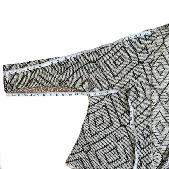 BILLABONG Soft Oversized Cardigan Open Front Gray Black Tribal Print Sz M - Picture 14 of 14